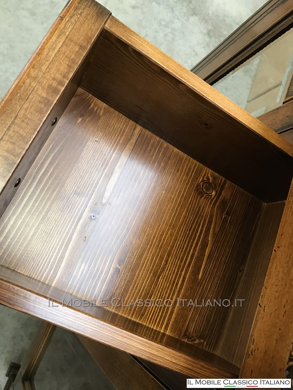 Vetrinetta con cassetti personalizzata